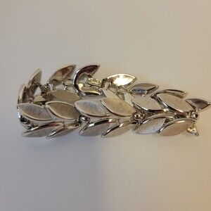 Trifari Vintage Silver Tone Leaves Design Link 7" Early Trifari Bracelet